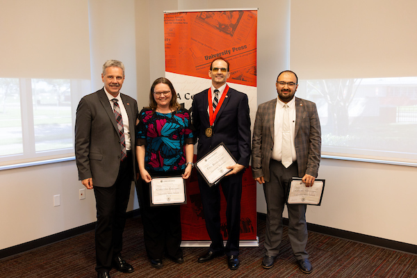 VRӰƬ recognizes 2024 Professor and Merit Award recipients